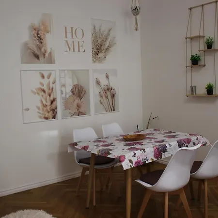 Abc Apartment Golcuv Jenikov