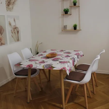 Abc Apartment Golcuv Jenikov
